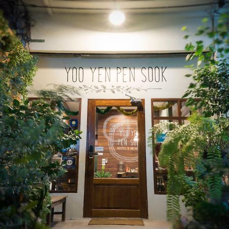 Yoo Yen Pen Sook Hostel Bangkok Exterior foto