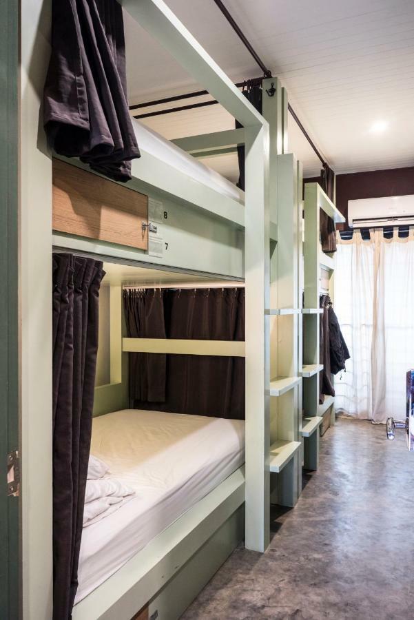 Yoo Yen Pen Sook Hostel Bangkok Exterior foto